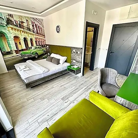 Del Medio Hotel